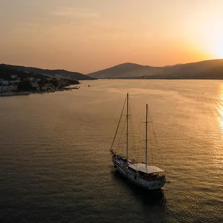 By The Sea Arbanija, Ciovo - 18224 Apartment Trogir